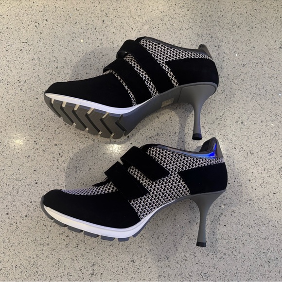 Sneex Black and off-White metallic pewter Women's Heels - Picture 7 of 9